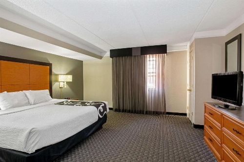 La Quinta Inn & Suites by Wyndham Denver  Golden image 11
