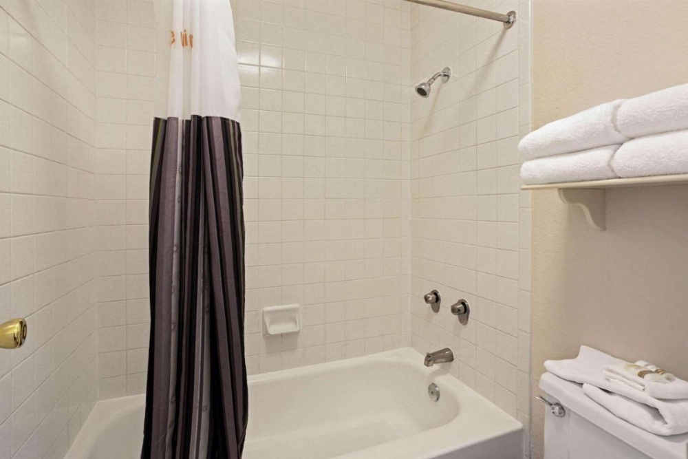 La Quinta Inn & Suites by Wyndham Denver  Golden Image 12