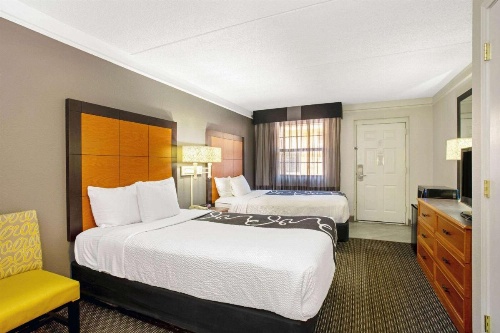 La Quinta Inn & Suites by Wyndham Denver  Golden image 18