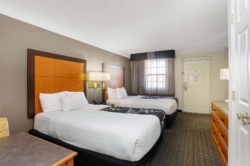La Quinta Inn & Suites by Wyndham Denver  Golden image 21
