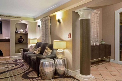 La Quinta Inn & Suites by Wyndham Denver  Golden image 26