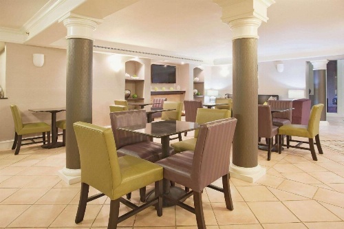 La Quinta Inn & Suites by Wyndham Denver  Golden image 30