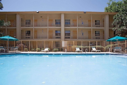 La Quinta Inn & Suites by Wyndham Denver  Golden image 33