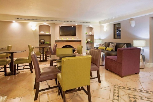 La Quinta Inn & Suites by Wyndham Denver  Golden image 35