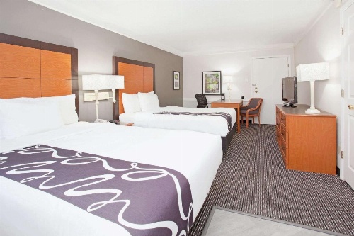 La Quinta Inn & Suites by Wyndham Denver  Golden image 36
